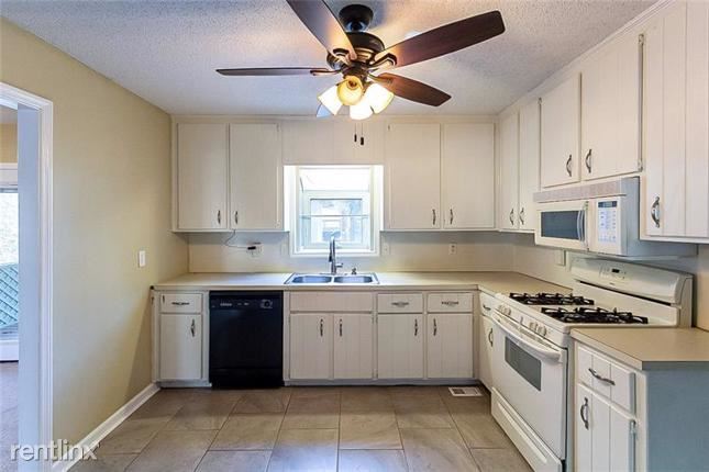 Building Photo - 4528 Hickory Grove Ct
