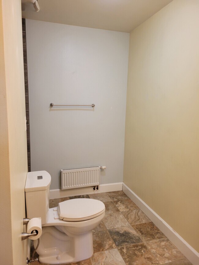 Bathroom - 1121 Stone Canyon Rd
