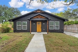 Building Photo - 623 Dyer Ave