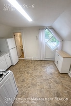 Building Photo - 517 Maple St
