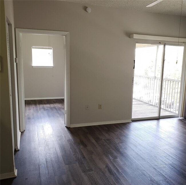Building Photo - 4211 Chatham Oak Ct