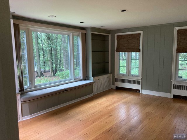 Building Photo - 104 Chestnut Ridge Rd