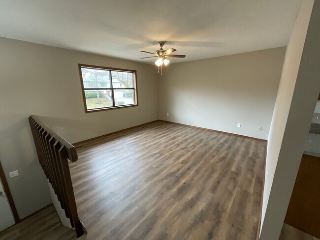 Building Photo - LEASING