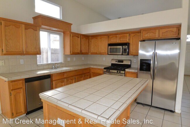 Building Photo - 3 br, 2 bath House - 2441 S. Stevenson