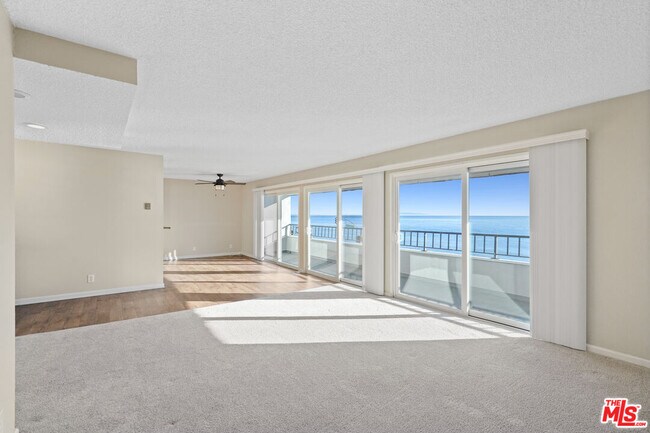 Foto del edificio - 18000 Coastline Dr
