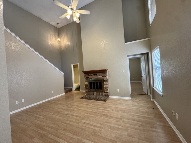 Foto del edificio - 2141 Redwing Way