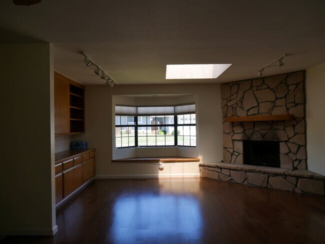 Foto del edificio - 5442 Anselmo Ct