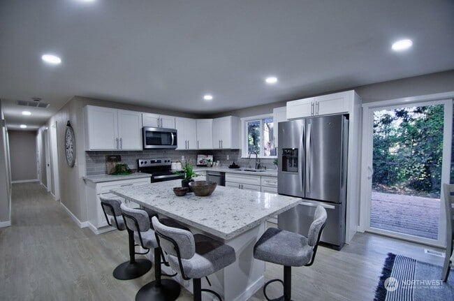 Foto del edificio - 6720 Alder Glen Dr SE