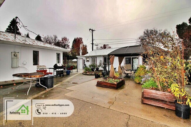 Foto del edificio - 864 Loma St