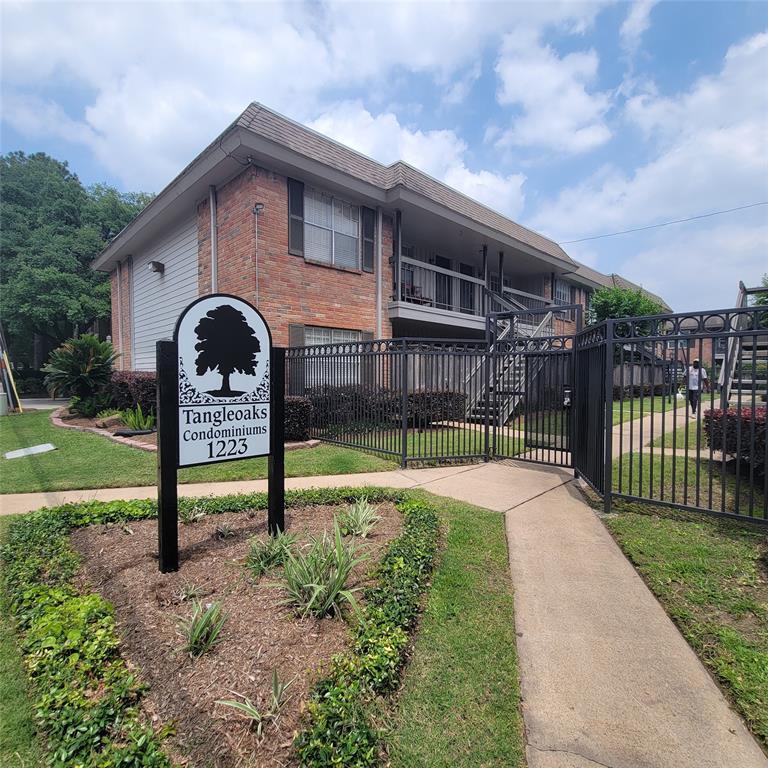Primary Photo - 1223 Augusta Dr