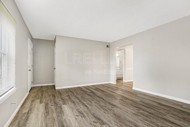Foto del edificio - 817 Lancelot Ct