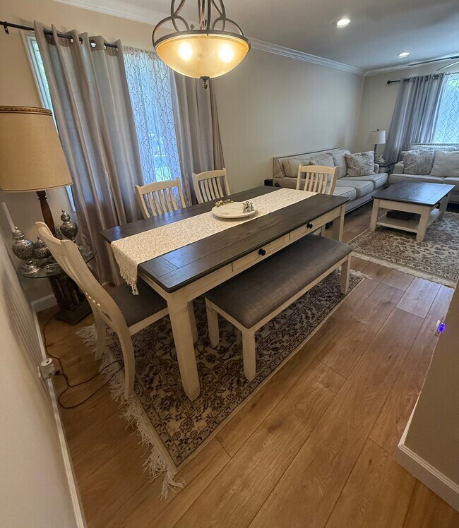 Foto del edificio - 1494 Del Rio Cir