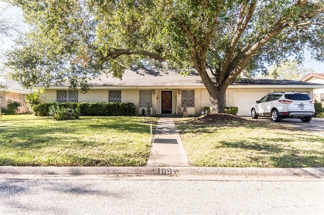 Foto del edificio - 109 Beachmont Ln