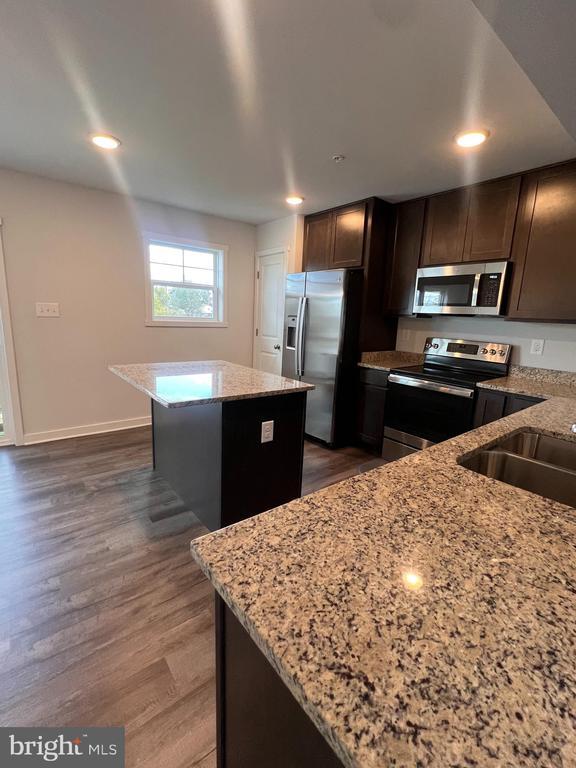 Foto del edificio - 63 Olga Dr