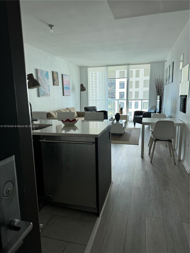Foto del edificio - 500 Brickell Ave