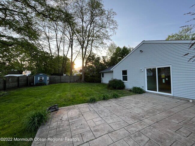 Building Photo - 1024 Raymere Ave