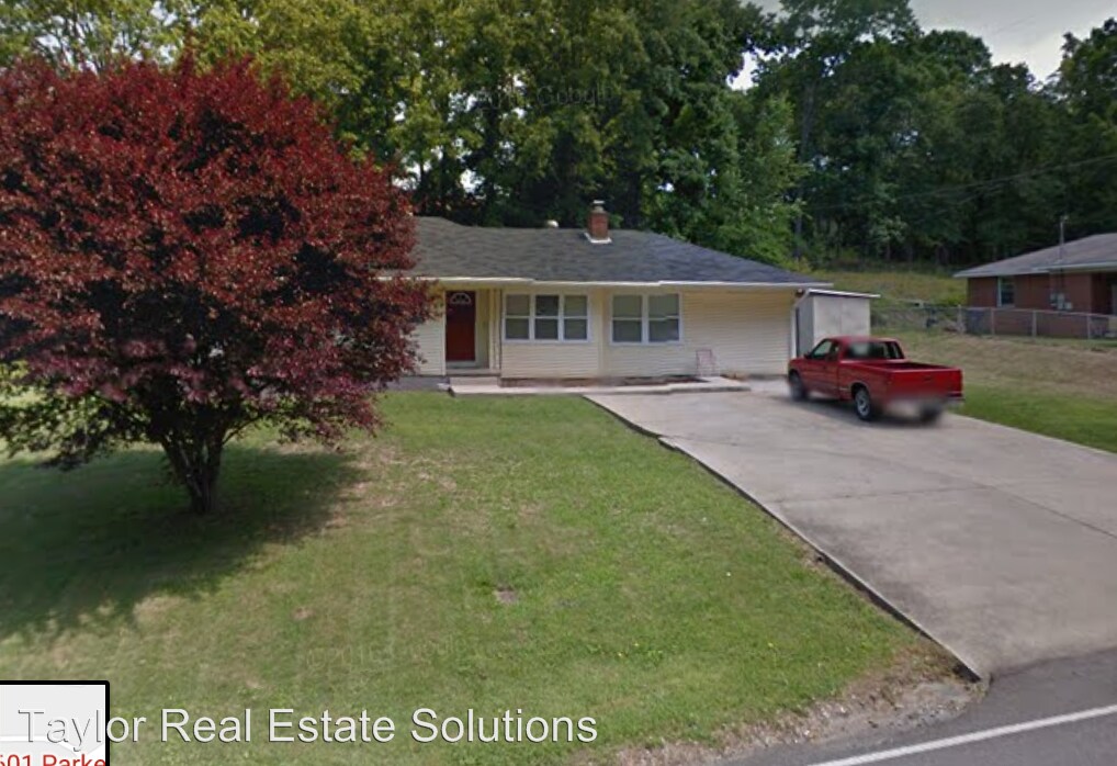 601 Parker Blvd, Weaver, AL 36277 House Rental in Weaver, AL