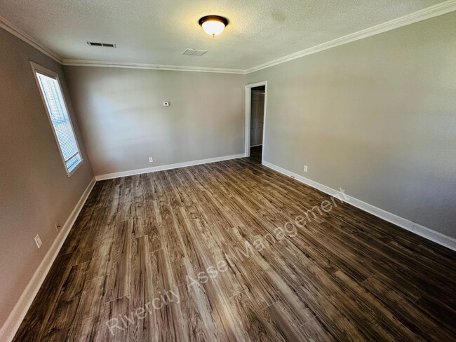Building Photo - 1009 McEvers Rd