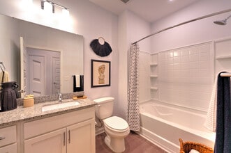 Building Photo - Oasis at Heritage