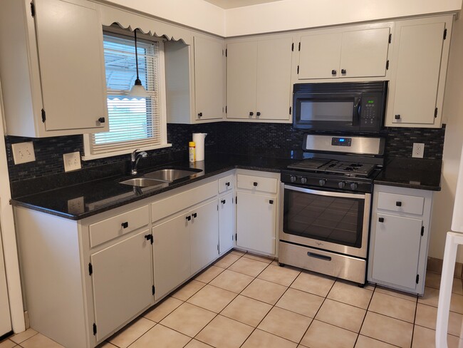 Building Photo - 338 Overlook Blvd