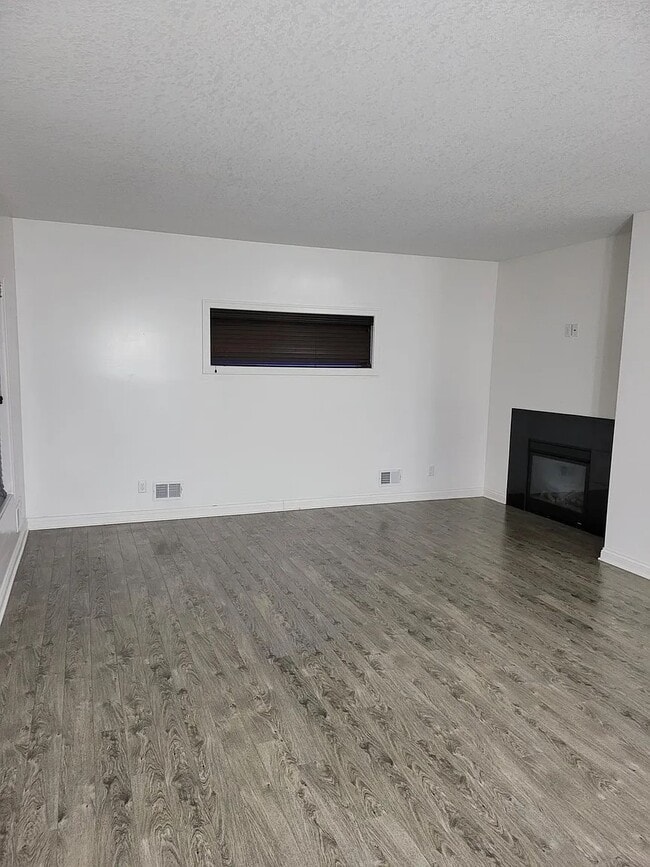 Building Photo - 12418 69th Ln NE
