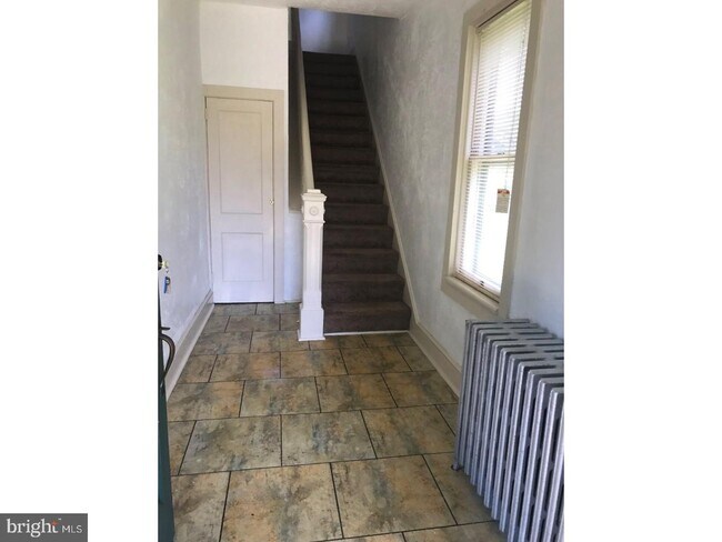 Foto del edificio - 824 Laurel St