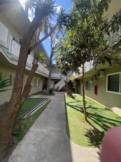 Foto del edificio - 626 E Chevy Chase Dr