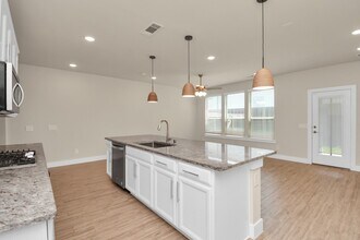 Building Photo - 1722 Summerlyn Ter Dr