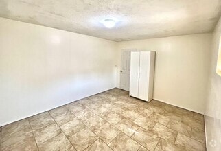 Building Photo - 33671 Beverly Dr