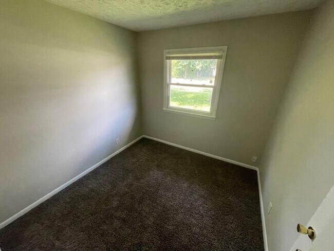 Building Photo - 3BD/1BA Single Family Home