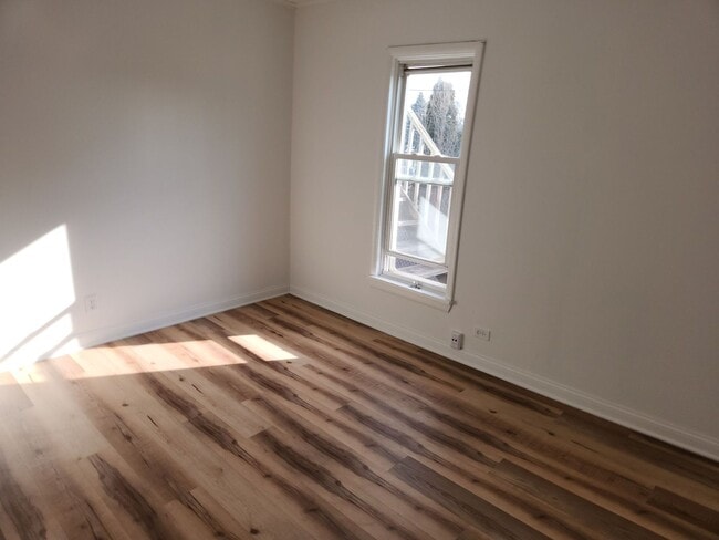 Building Photo - 264 N Jackson St