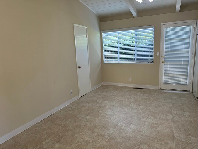 Building Photo - 453 Sobrato Dr