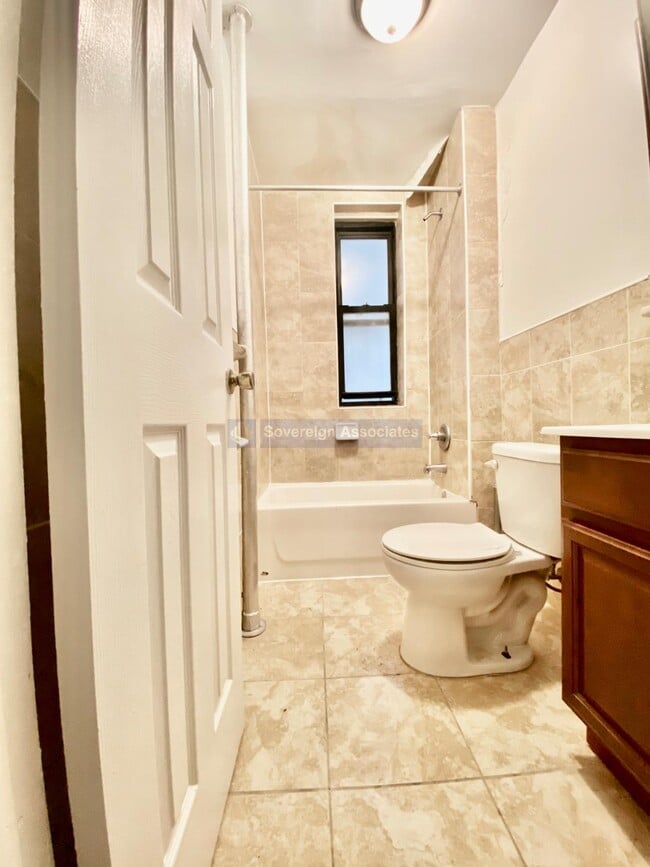 Building Photo - 539 W 156th St