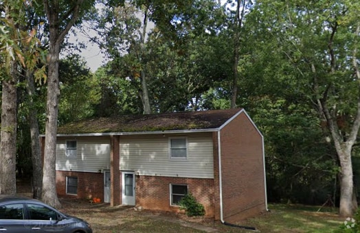 Building Photo - 1120 Rolling Hill Dr