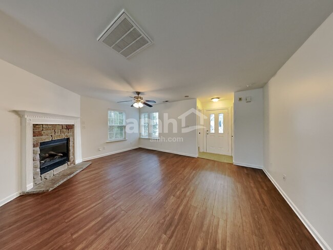 Building Photo - 13913 Pinyon Pine Ln