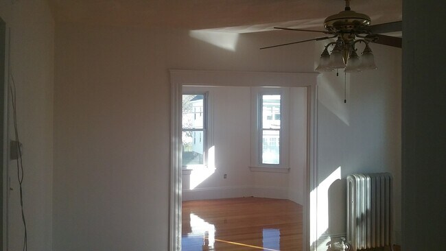 Foto del edificio - 10 Elsmere Ave