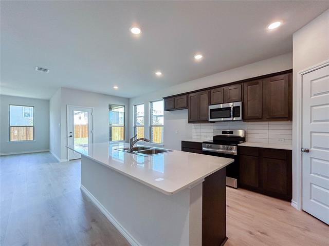 Building Photo - 412 Mockingbird Ln