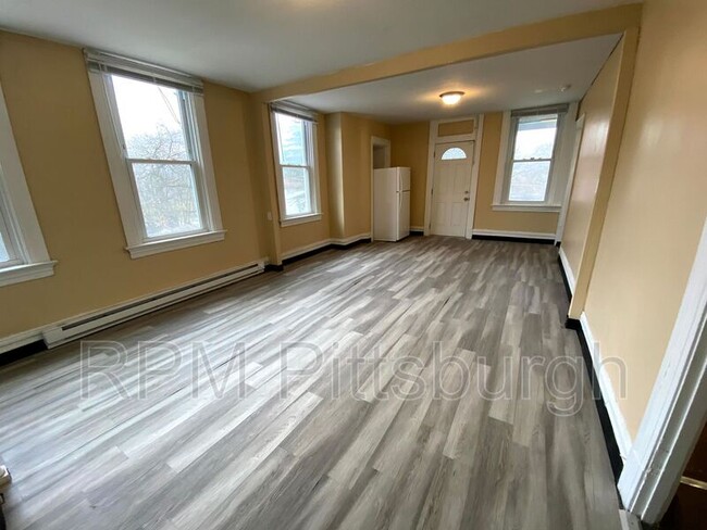 Building Photo - 1015 Gerritt St