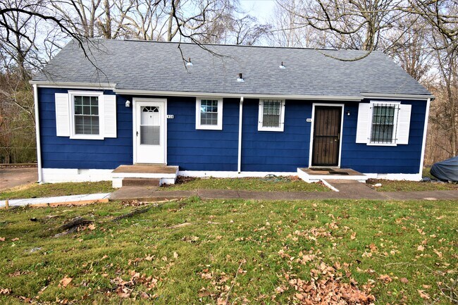 Building Photo - 936 Woody Hills Dr
