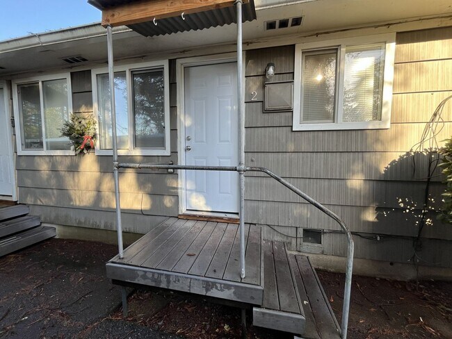 Foto del edificio - Cozy 1-Bedroom Apartment with Natural Light & Outdoor Living-Single level, feels more like a home...