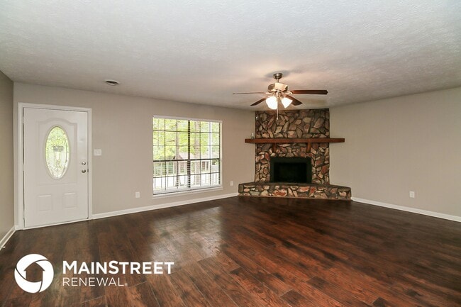 Foto del edificio - 155 Hunt Ridge Dr