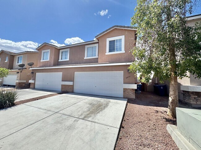 Foto del edificio - COMING SOON - Beautiful 3-Bedroom Home with Open-Concept Living
