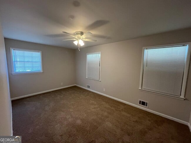 Foto del edificio - 2820 Ocean Valley Rd