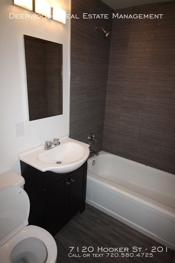 Building Photo - 7120 Hooker St