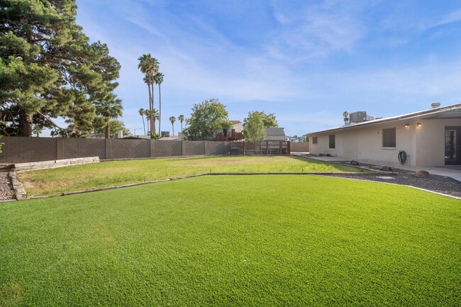 Foto del edificio - 4515 W Shaw Butte Dr