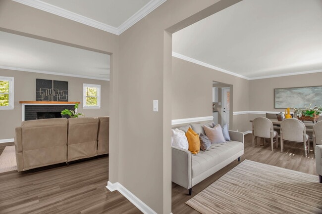 Building Photo - 200 Cedarwood Trail