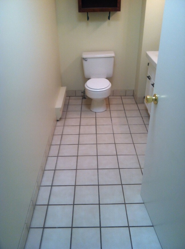 Foto del edificio - 329 E Main St