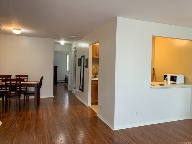 Foto del edificio - 547 Egan St