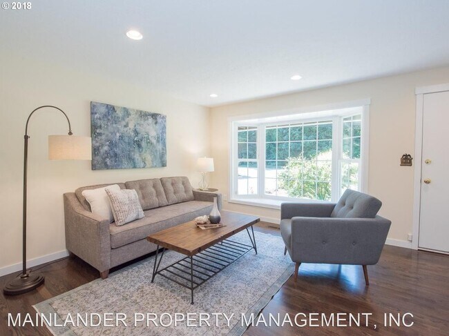 Foto del edificio - 3 br, 1 bath House - 6137 SW CHILDS RD