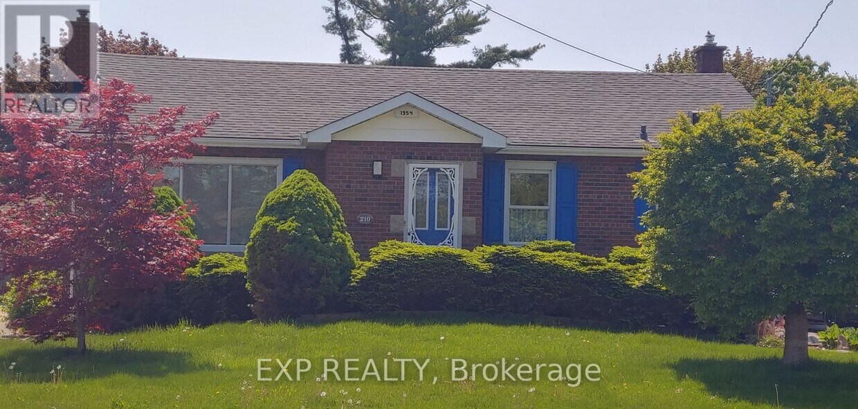 Photo principale - 210 Lakeshore Rd